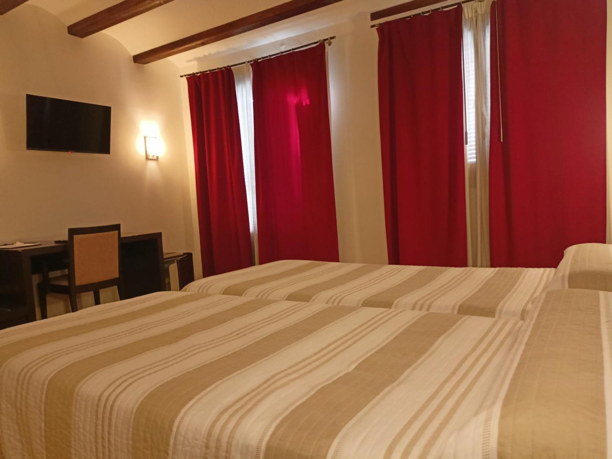 Hotel Rey Sancho Navarrete Εξωτερικό φωτογραφία