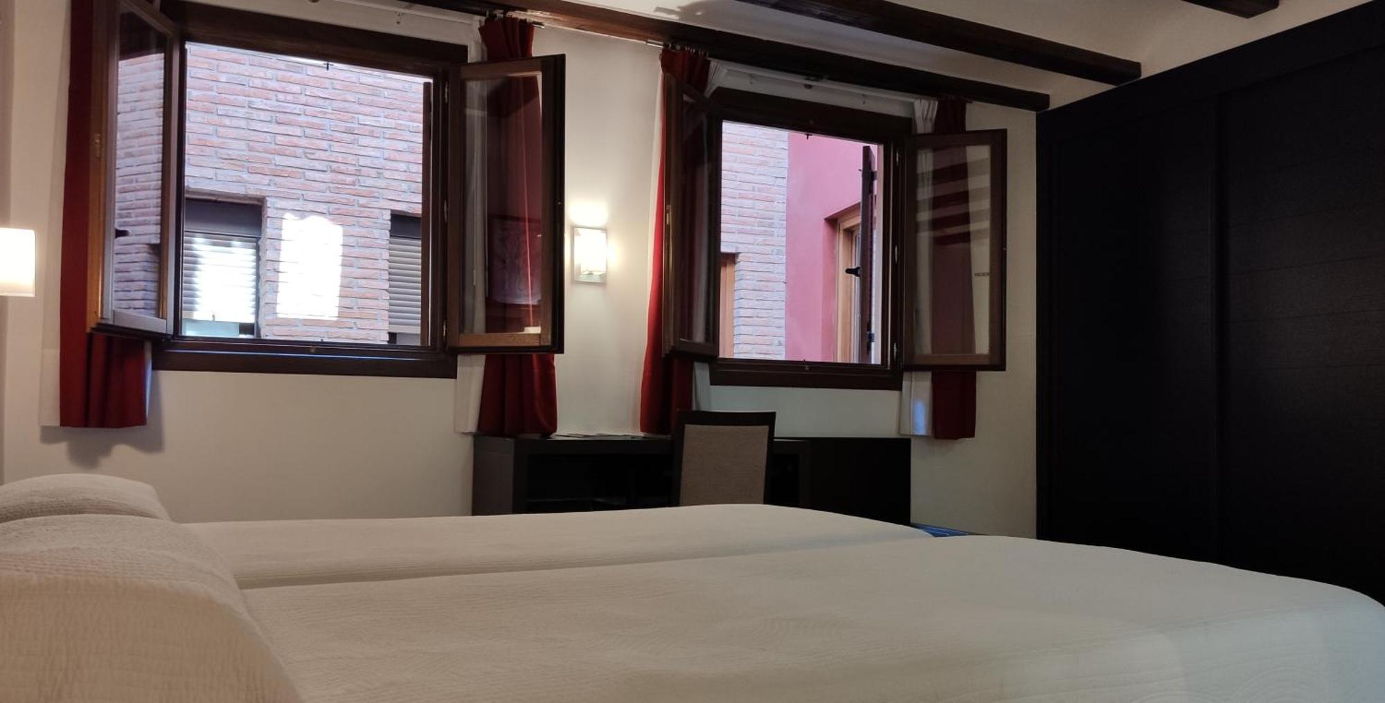 Hotel Rey Sancho Navarrete Δωμάτιο φωτογραφία